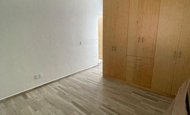 Casa de tres recamaras, en conjunto residencial con alberca en Jiutepec, Mor.