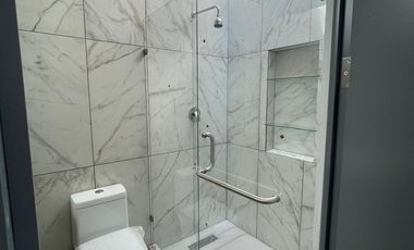 Casa de tres recamaras, en conjunto residencial con alberca en Jiutepec, Mor.