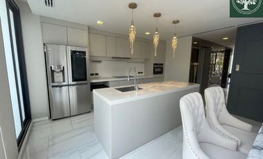 A Beautiful 4 Bedrooms 5 bathrooms townhouse with a fully furnished for sale & rent at Quarter 31,Sukhumvit soi 31