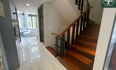 A Beautiful 4 Bedrooms 5 bathrooms townhouse with a fully furnished for sale & rent at Quarter 31,Sukhumvit soi 31
