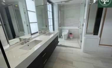 A Beautiful 4 Bedrooms 5 bathrooms townhouse with a fully furnished for sale & rent at Quarter 31,Sukhumvit soi 31