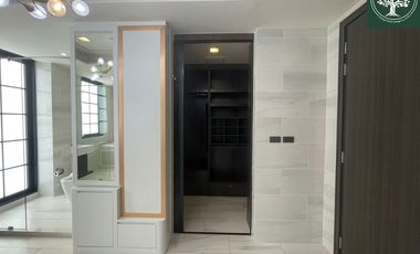 A Beautiful 4 Bedrooms 5 bathrooms townhouse with a fully furnished for sale & rent at Quarter 31,Sukhumvit soi 31