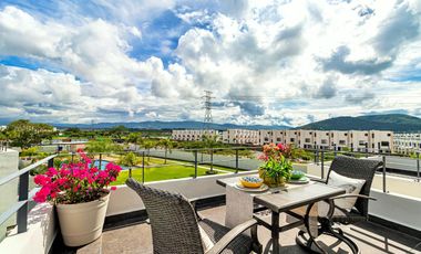 CASA CON ALBERCA Y TERRAZA EN VENTA AL SUR DE CUERNAVACA
