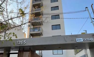 DEPARTAMENTO 2 AMBIENTES CON BALCON Y COCHERA - MORON