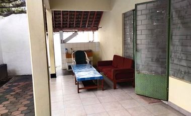 Rumah Halaman Luas dekat Kampus UST Jalan Batikan