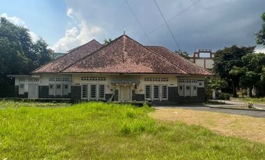 Land for Sale on the roadside Jogja City. Get free building for bonus. Near Yogyakarta Palace