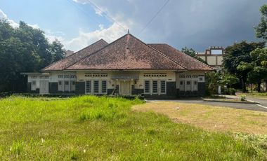 Land for Sale on the roadside Jogja City. Get free building for bonus. Near Yogyakarta Palace