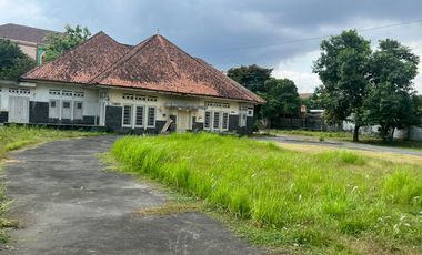 Land for Sale on the roadside Jogja City. Get free building for bonus. Near Yogyakarta Palace