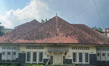 Land for Sale on the roadside Jogja City. Get free building for bonus. Near Yogyakarta Palace