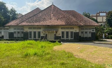 Land for Sale on the roadside Jogja City. Get free building for bonus. Near Yogyakarta Palace