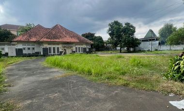 Land for Sale on the roadside Jogja City. Get free building for bonus. Near Yogyakarta Palace
