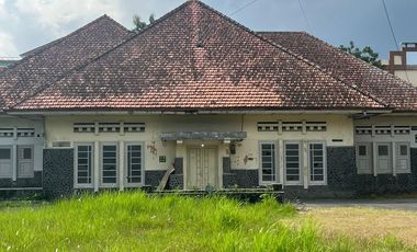 Land for Sale on the roadside Jogja City. Get free building for bonus. Near Yogyakarta Palace