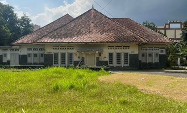 Land for Sale on the roadside Jogja City. Get free building for bonus. Near Yogyakarta Palace