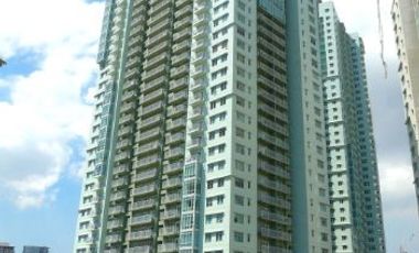 2 Bedroom Condo (Corner Unit) with 1 Parking Slot For Sale in Red Oak, Two Serendra, BGC