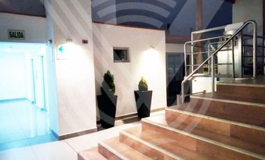AMPLIO Y MUY BIEN UBICADO! ...SE VENDE DEPARTAMENTO EN PRIMER PISO FRENTE A PARQUE