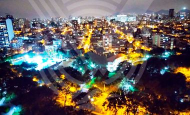 AMPLIO Y MUY BIEN UBICADO! ...SE VENDE DEPARTAMENTO EN PRIMER PISO FRENTE A PARQUE