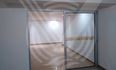 AMPLIO Y MUY BIEN UBICADO! ...SE VENDE DEPARTAMENTO EN PRIMER PISO FRENTE A PARQUE