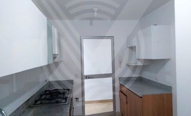 AMPLIO Y MUY BIEN UBICADO! ...SE VENDE DEPARTAMENTO EN PRIMER PISO FRENTE A PARQUE