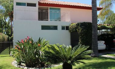 Casa en venta en Atlixco, Club&Country Club El Cristo