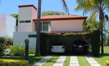 Casa en venta en Atlixco, Club&Country Club El Cristo