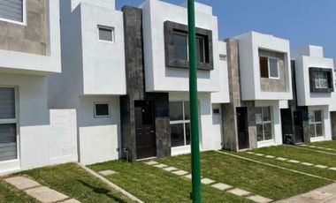 Casa en Venta en Condominio al norte de Cuernavaca en Lomas de Zompantle Morelos