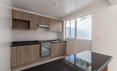 Casa en Venta en Condominio al norte de Cuernavaca en Lomas de Zompantle Morelos