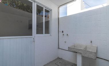 Casa en Venta en Condominio al norte de Cuernavaca en Lomas de Zompantle Morelos
