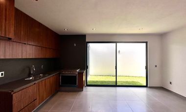 Casa  Nueva en Venta en Bosque Real de Santa Anita, Tlajomulco.
