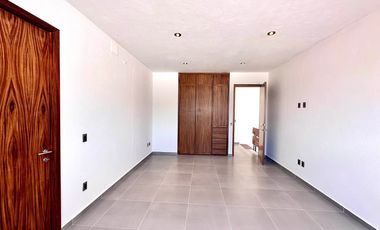 Casa  Nueva en Venta en Bosque Real de Santa Anita, Tlajomulco.