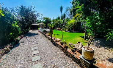 ¡Bienvenidos a esta amplia y hermosa casa en venta en Yautepec, Morelos. BAJAMOS EL PRECIO!