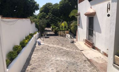 ¡Bienvenidos a esta amplia y hermosa casa en venta en Yautepec, Morelos. BAJAMOS EL PRECIO!