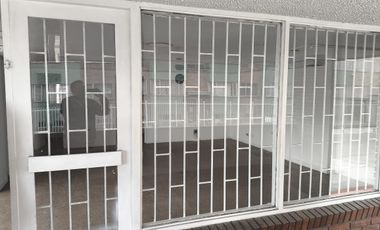 SE ARRIENDA EXCELENTE LOCAL COMERCIAL - NORMANDIA