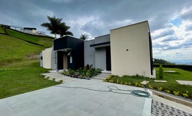 Extraordinaria casa moderna en el eje cafetero, Santa rosa.Pereira-Colombia.
