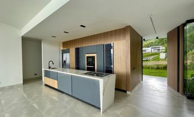 Extraordinaria casa moderna en el eje cafetero, Santa rosa.Pereira-Colombia.