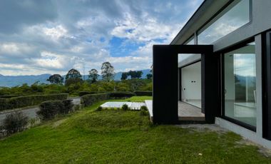 Extraordinaria casa moderna en el eje cafetero, Santa rosa.Pereira-Colombia.