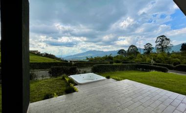 Extraordinaria casa moderna en el eje cafetero, Santa rosa.Pereira-Colombia.