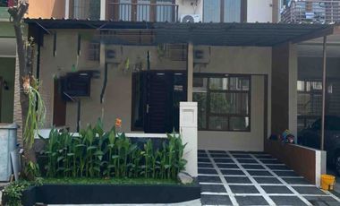Rumah Modern Minimalis, Siap Huni di Emerald Town House, Bintaro