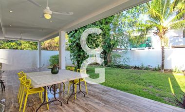 Casa en Venta en Cancún en Residencial Lagos del Sol con 4 recámaras