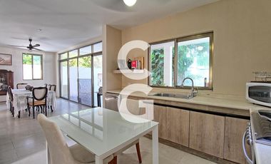 Casa en Venta en Cancún en Residencial Lagos del Sol con 4 recámaras