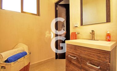 Casa en Venta en Cancún en Residencial Lagos del Sol con 4 recámaras