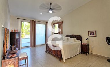Casa en Venta en Cancún en Residencial Lagos del Sol con 4 recámaras