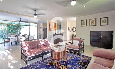 Casa en Venta en Cancún en Residencial Lagos del Sol con 4 recámaras