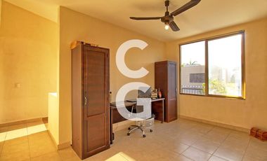 Casa en Venta en Cancún en Residencial Lagos del Sol con 4 recámaras