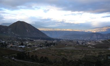 Departamento en alquiler en Carcelen Medio, 3 Dormitorios Dobles Cerca de El Colegio Americano, norte de Quito