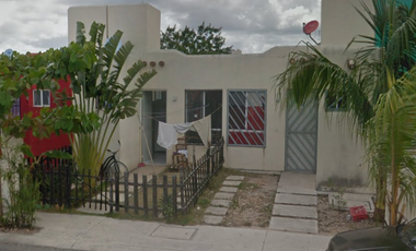 Casa en Remate Bnacario en Villas del Sol, Playa del Carmen, Cancun. (65% debajo de su valor comercial, solo recursos propios, unica Oportunidad) -EKC