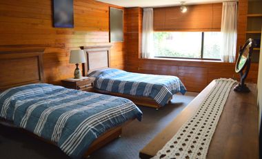Casa en condominio con amplios espacios y excelente estado de conservación
