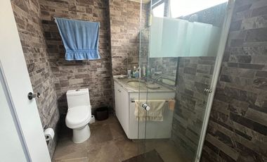 Casa en condominio con amplios espacios y excelente estado de conservación