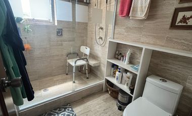 Casa en condominio con amplios espacios y excelente estado de conservación