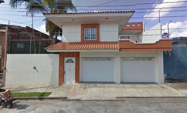 Casa en Miraflores, Uruapan Mich.     $780,000     DSAN