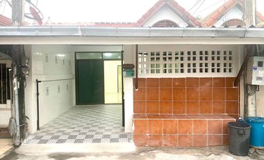 Townhouse for sale, special price, house ready to move in, Soi Wat Tham, Pattaya.